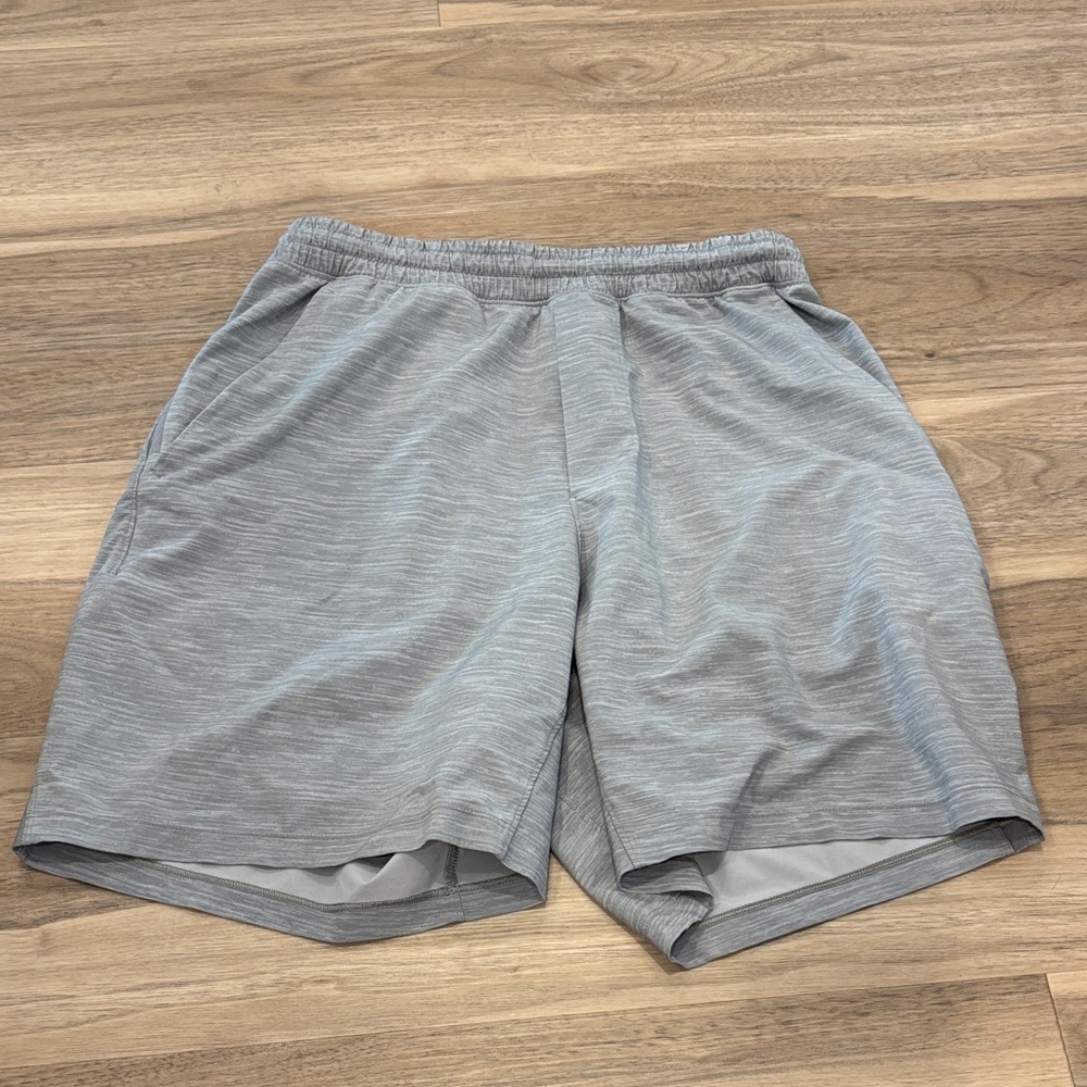 lululemon athletica Men's Light Gray Athletic Shorts 7” pace breaker LL